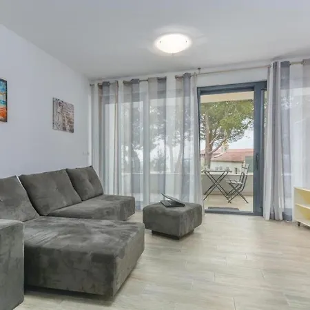 Lux Gostinjska kuća Novigrad (Istria)