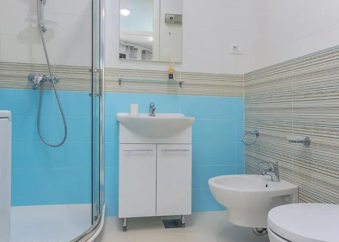 Lux Gostinjska kuća 2*