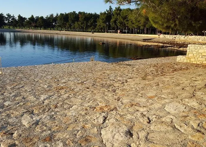 Gostinjska kuća Lux 2*