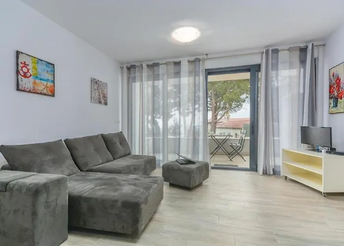 Lux Gostinjska kuća Novigrad (Istria)