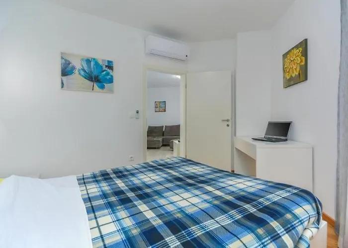 Lux Gostinjska kuća 2*