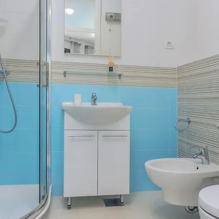 Lux Гостевой дом 2*